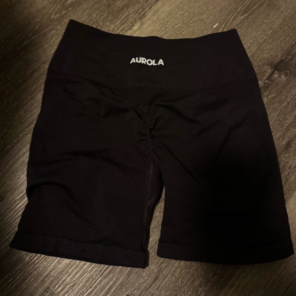 Aurola scrunch shorts brown